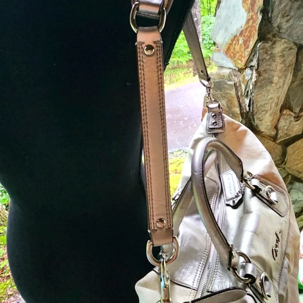 COACH authentic Slouch purse